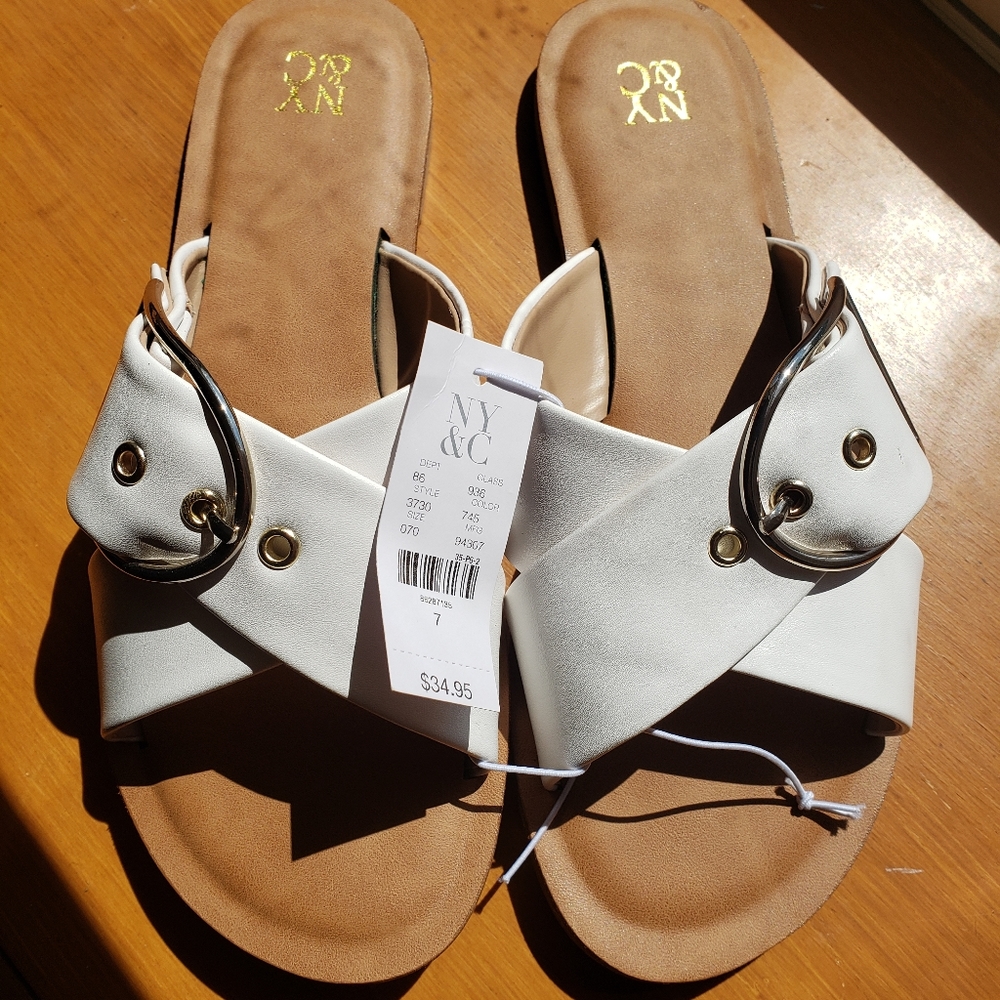 NWT New York company White flat sandles WITH BUCKLE